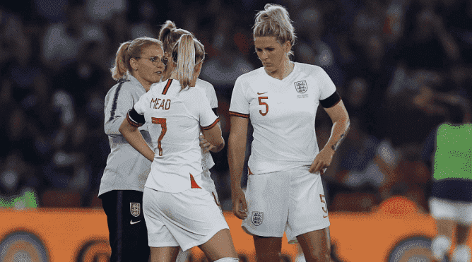女子欧洲杯：利亚威廉姆森说英格兰队在本土感到紧张、兴奋和拥抱比赛(图6)